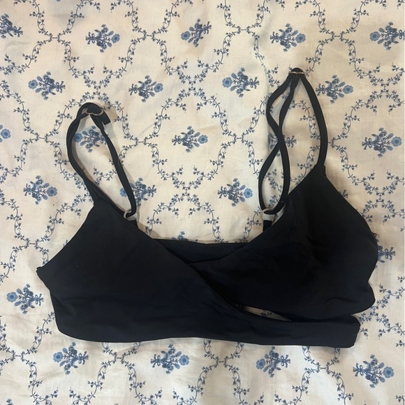 Black Criss-Cross Bikini Top | XS/S - Picture 1 of 3
